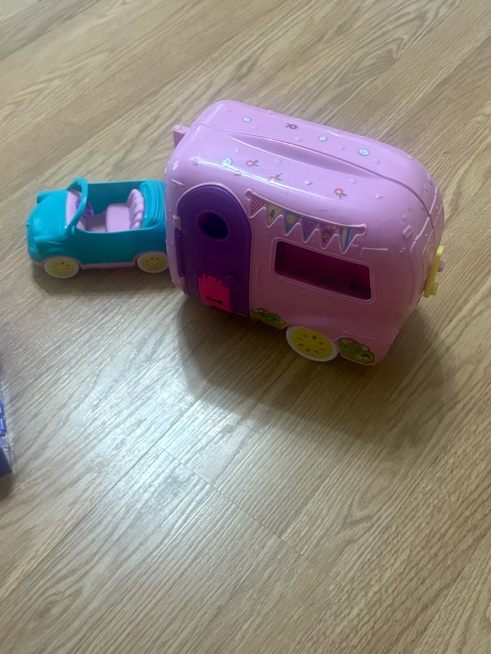 Chelsea camper and car